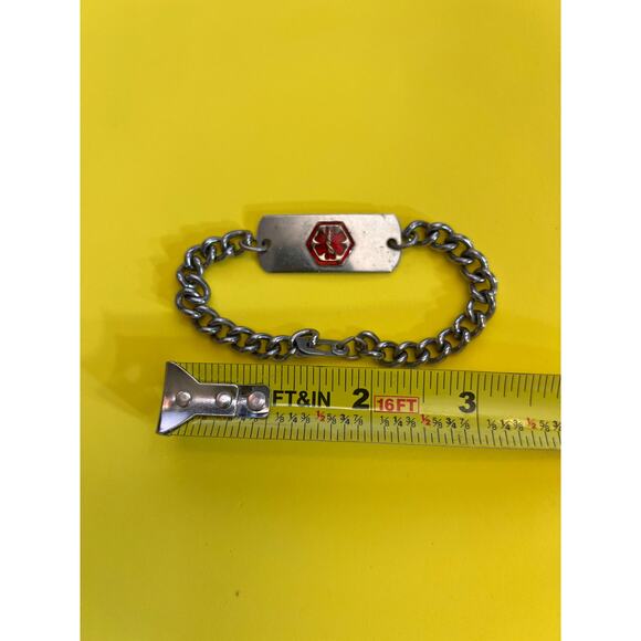 Vintage Medical Alert Bracelet – Stainless Steel  – Red Star of Life – 1970s-90s - Picture 2 of 4